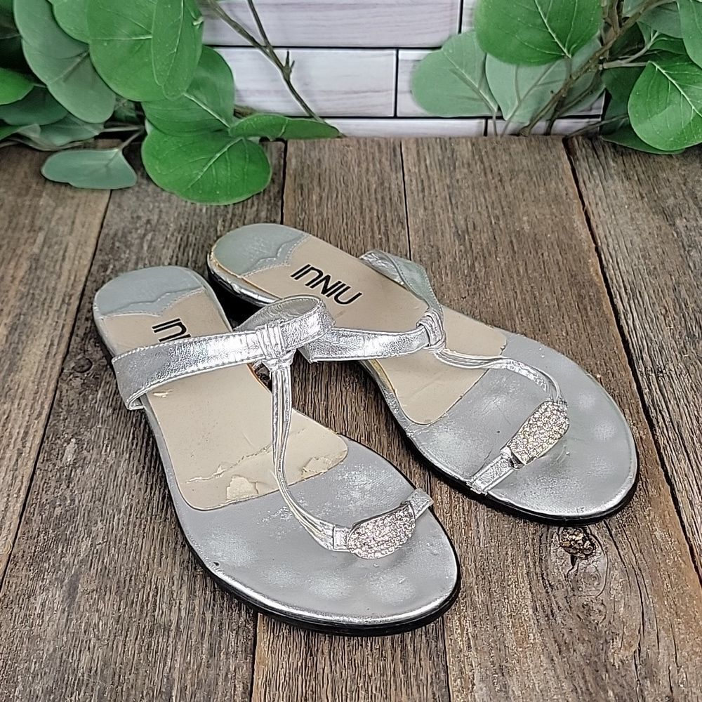 Inniu single toe silver bling sandal Size 36 (women's 5.5)